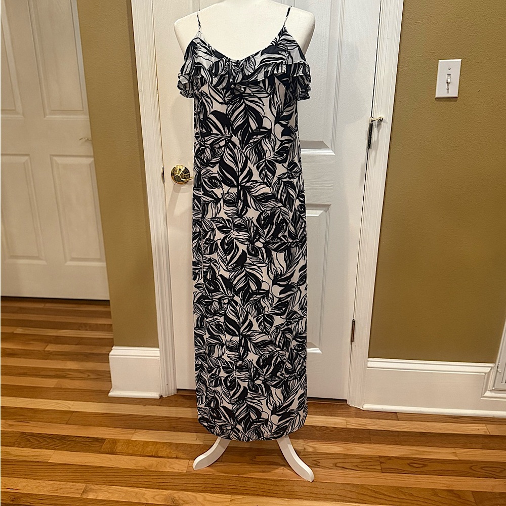 Mossimo Supply Co. Black and White Leaf Print Maxi Dress